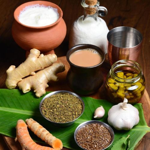 "आयुर्वेद और घरेलू नुस्खों से जुड़े आंत का स्वास्थ्य के 10 असरदार उपाय, एक सुंदर Still Life फोटोग्राफ में।"